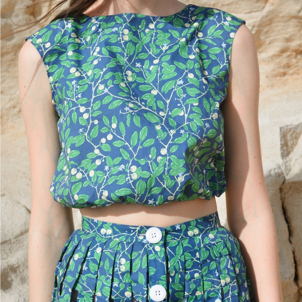 Coco Shop Cinched Top in Dark Blue Limes Large L New without tags